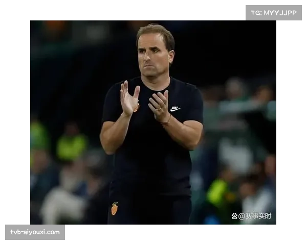 西甲联盟提议下赛季起，教练席将配备实时防守数据平板终端