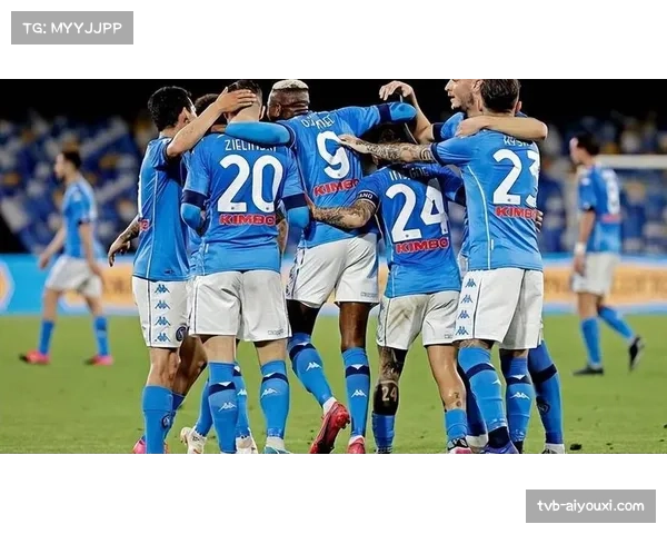 官方:那不勒斯与主帅卡尔佐纳续约至2026年夏天 官方:那不勒斯与主帅卡尔佐纳续约至2026年夏天